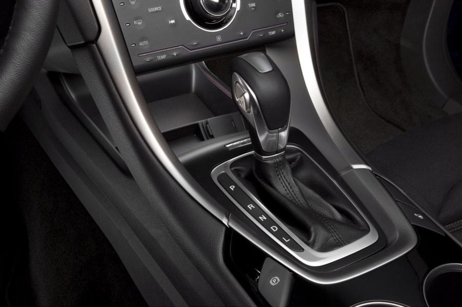  Ford Fusion Hybrid Titanium 2013 года  (фото 14 из 22)